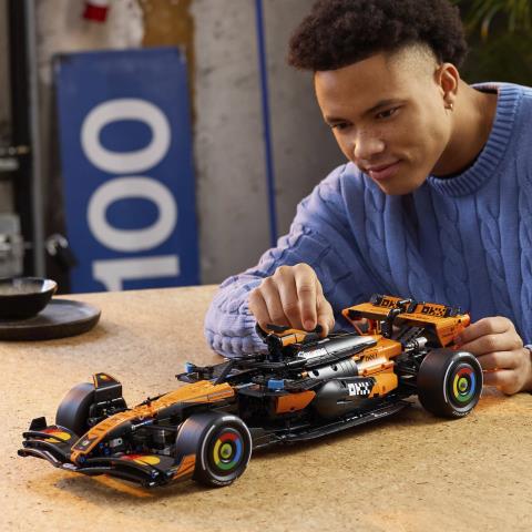 LEGO Technic: Carro de F1 McLaren MCL39 - 42228